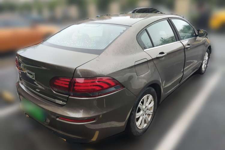 Used Qoros 3 2014 Sedan 1.6L Automatic Zhiyue Model
