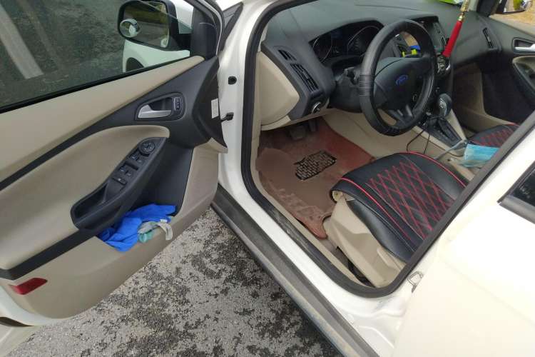 Used Ford Focus 2015 Sedan 1.6L Automatic Comfort Model
