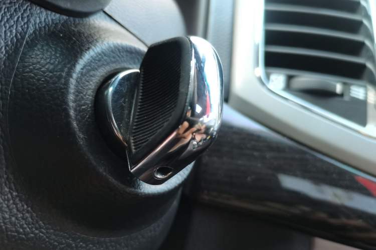 Used Chevrolet Captiva 2017 2.4L 4x4 Flagship Edition 7-Seater