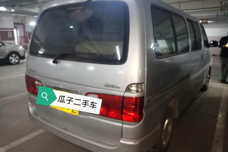 Used Jinbei Grace 2013 2.0L Zhi Ling Luxury 11-Seater National Games Commemorative Edition China IV Standard 10 Seaters
