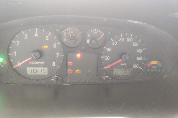 Used JAC Refine 2015 2.0L Shuttle Gasoline Long-Wheelbase Comfort Version HFC4GA3-3D
