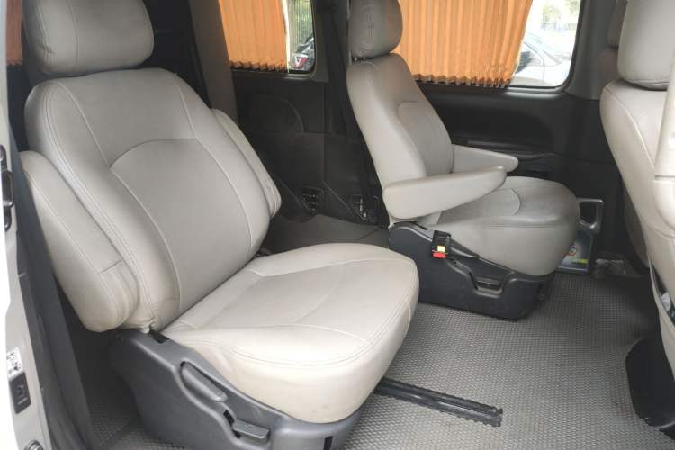 Used JAC Refine 2015 2.0L Shuttle Gasoline Long-Wheelbase Comfort Version HFC4GA3-3D
