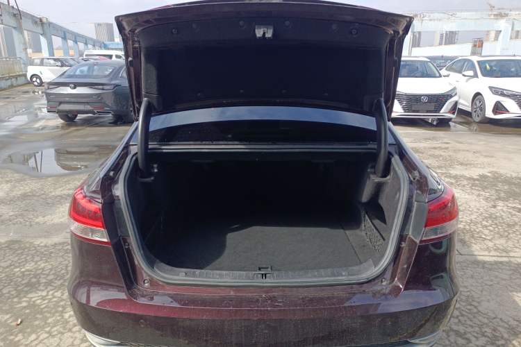 Used Zotye Z700 2016 1.8T DCT Elegant Version Trunk