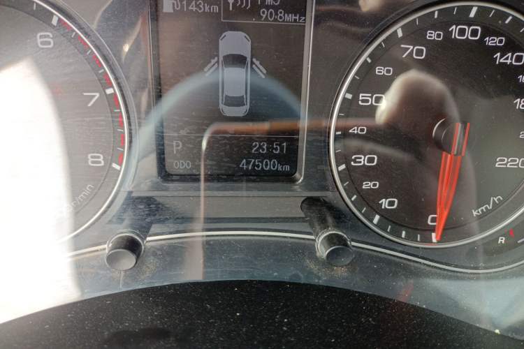 Used Zotye Z700 2016 1.8T DCT Elegant Version Odometer Close Up