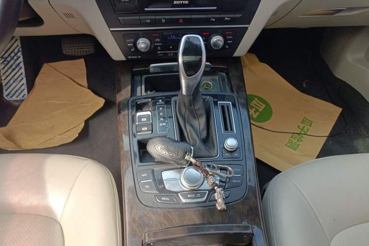 Used Zotye Z700 2016 1.8T DCT Elegant Version Gear Lever