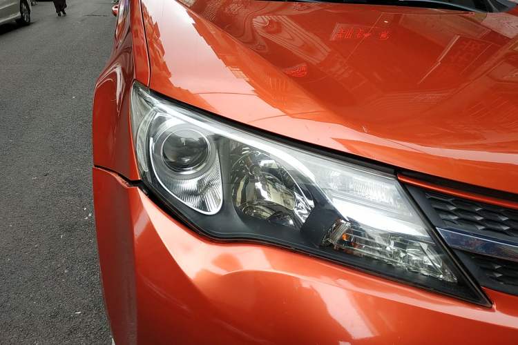 Used Toyota RAV4 2013 2.0L CVT Four-Wheel Drive Fashion Edition
