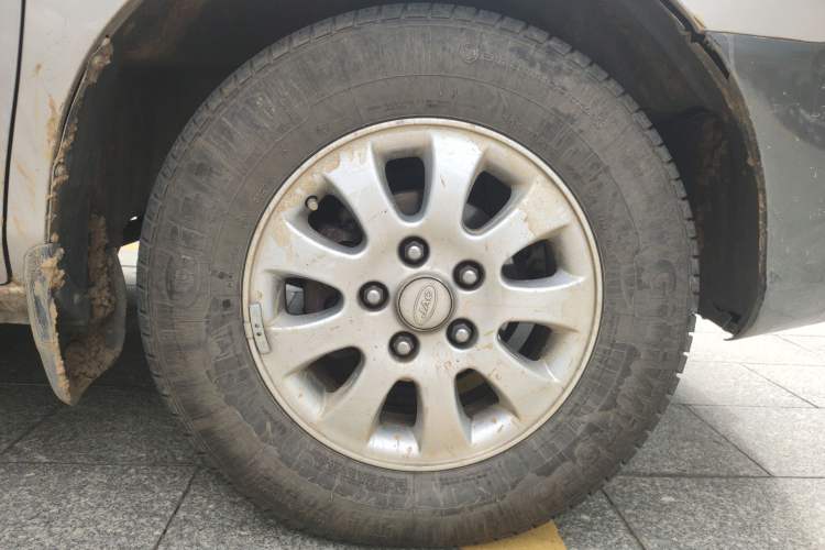 Used JAC Refine 2015 2.0L Shuttle Gasoline Long-Wheelbase Comfort Version HFC4GA3-3D
