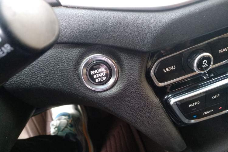 Used GAC Trumpchi GS7 2017 320T Two-Wheel-Drive Luxury Smart Connectivity Model
