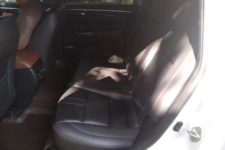 Used GAC Trumpchi GS7 2017 320T Two-Wheel-Drive Luxury Smart Connectivity Model
