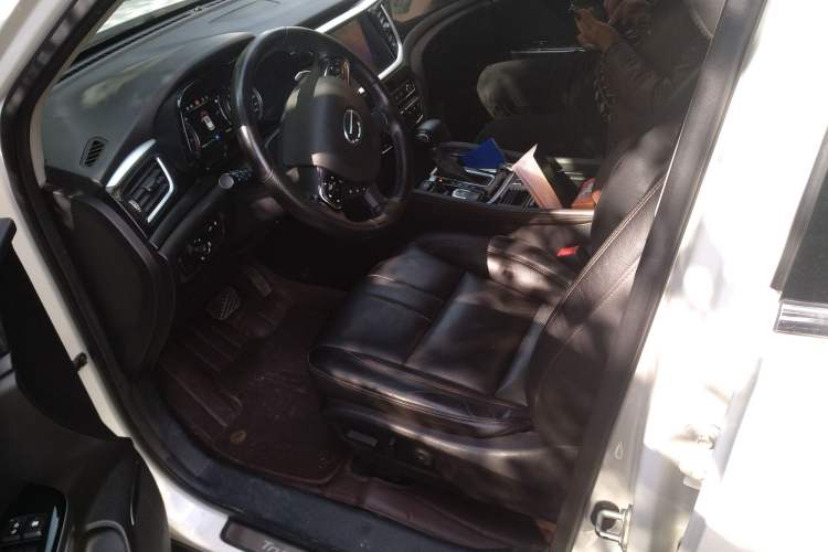 Used GAC Trumpchi GS7 2017 320T Two-Wheel-Drive Luxury Smart Connectivity Model
