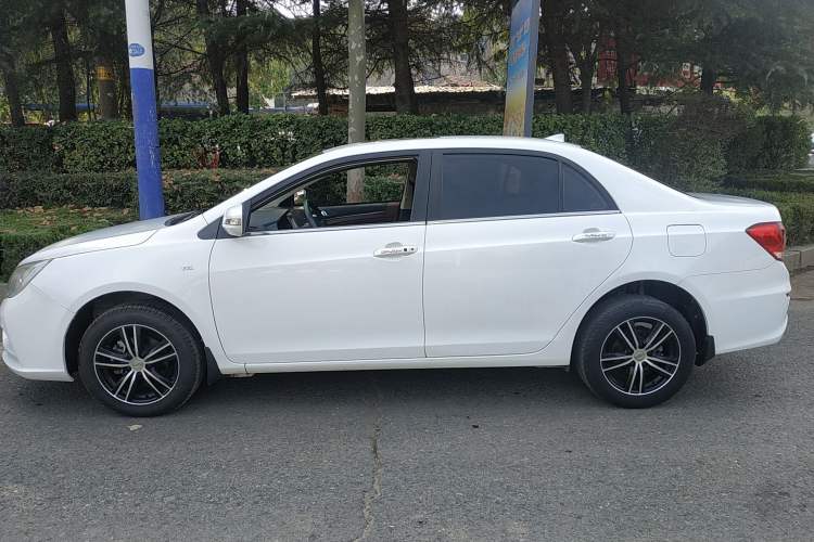 Used BYD Surui 2015 Revised Version 1.5L Manual Luxury Edition