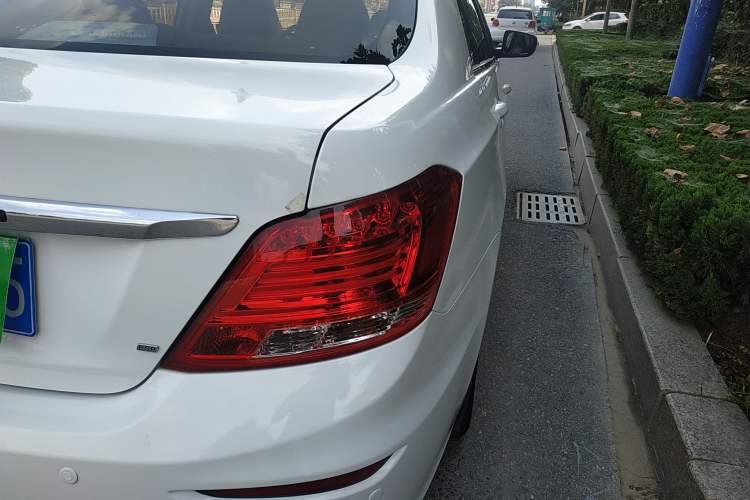 Used BYD Surui 2015 Revised Version 1.5L Manual Luxury Edition