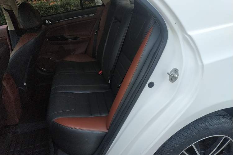 Used BYD Surui 2015 Revised Version 1.5L Manual Luxury Edition