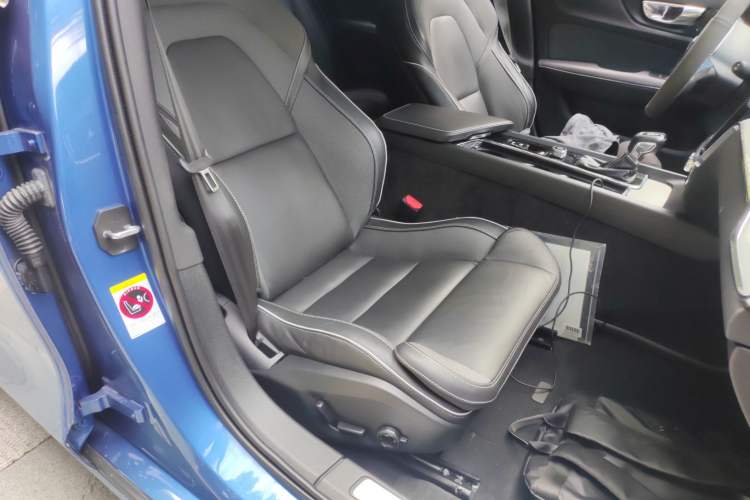 Used Volvo V60 2020 T5 Zhiyuan Sport Edition
