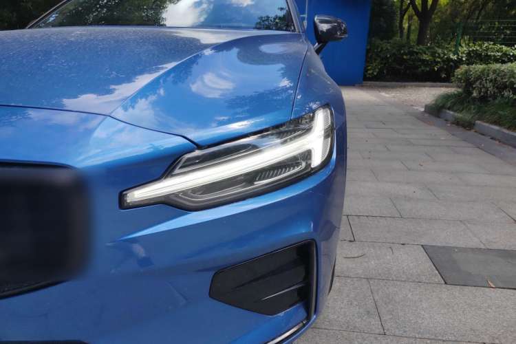 Used Volvo V60 2020 T5 Zhiyuan Sport Edition
