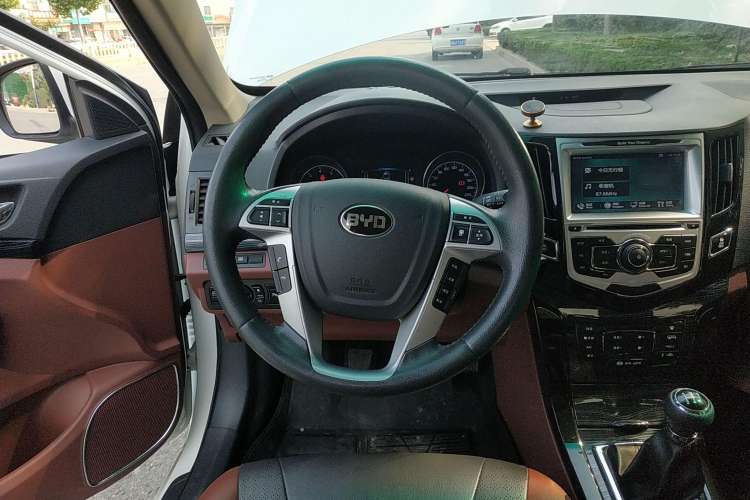 Used BYD Surui 2015 Revised Version 1.5L Manual Luxury Edition