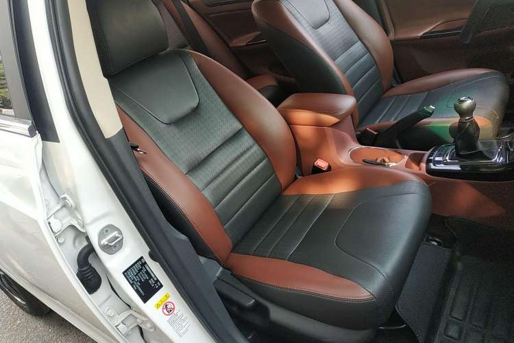 Used BYD Surui 2015 Revised Version 1.5L Manual Luxury Edition