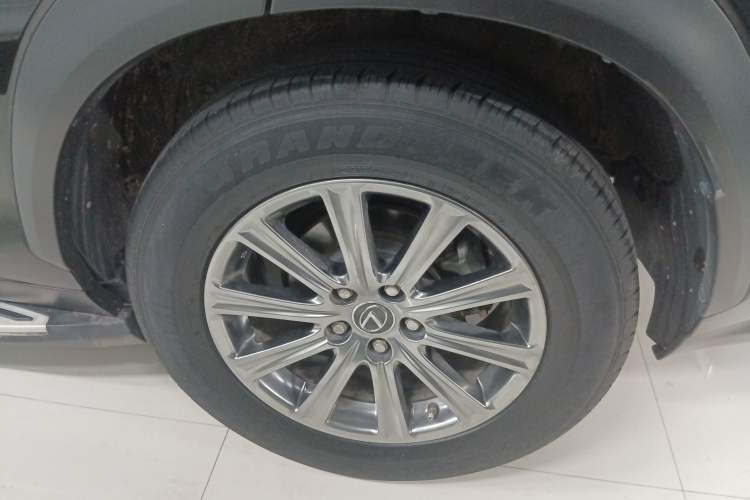 Used Lexus NX 2018 300h Front-Wheel-Drive FENGSHANG Version China V Emission Standard