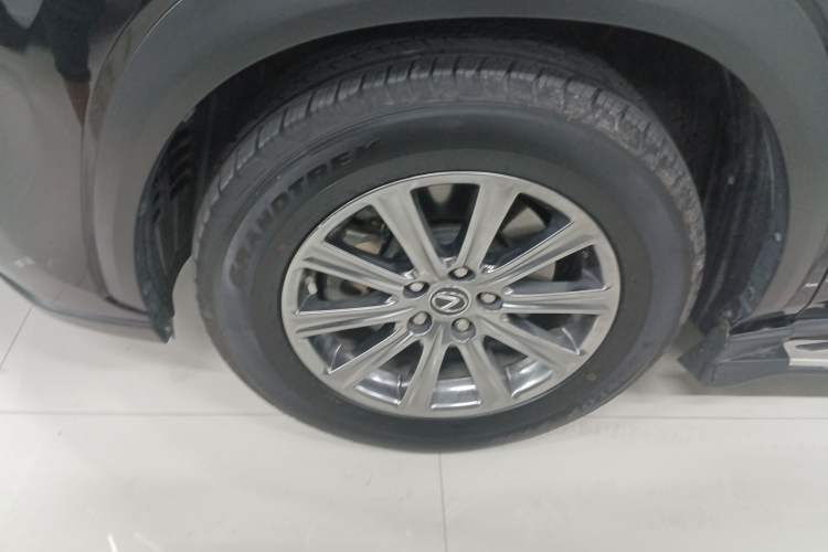 Used Lexus NX 2018 300h Front-Wheel-Drive FENGSHANG Version China V Emission Standard