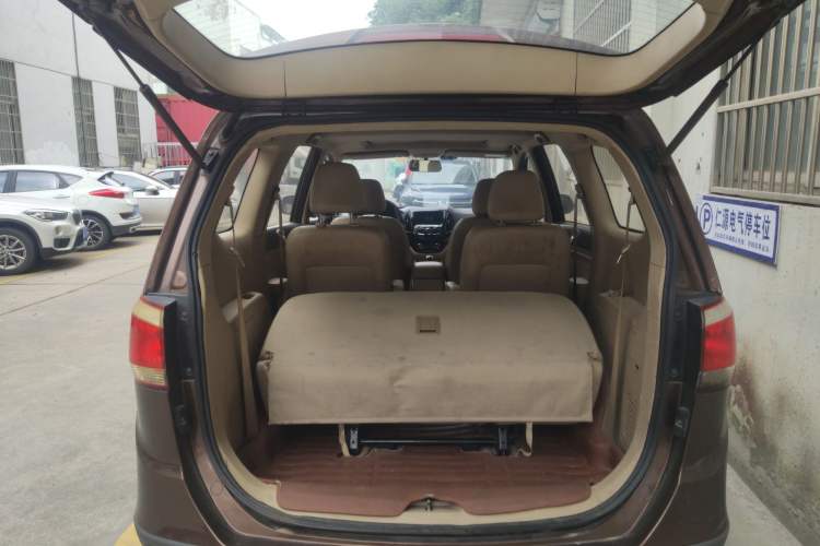 Used Baojun 730 2015 1.8L Manual Luxury Navigation ESP Version 7-seater
