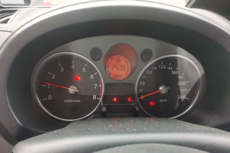 Used Nissan X-Trail 2010 2.5L CVT Luxury Edition 4WD Odometer Close Up