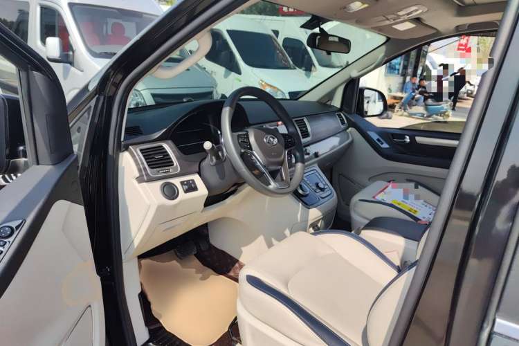 Used SAIC MAXUS G10 2021 2.0T Automatic Elite Edition Diesel 7-Seater Interior 2