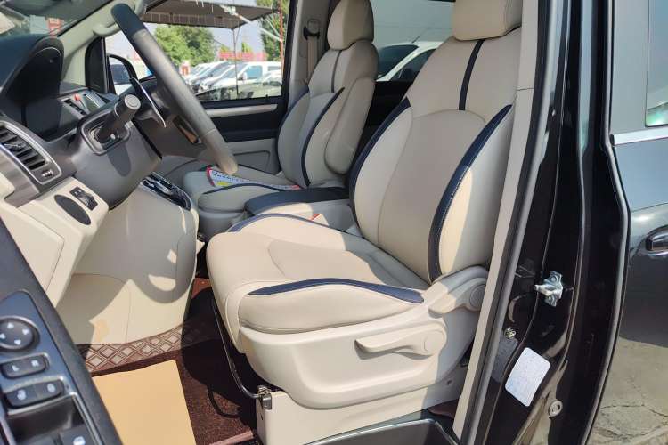 Used SAIC MAXUS G10 2021 2.0T Automatic Elite Edition Diesel 7-Seater Left Front Seat