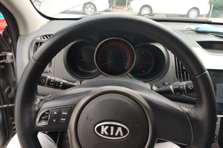 Used Kia Forte 2011 1.6L MT GLS