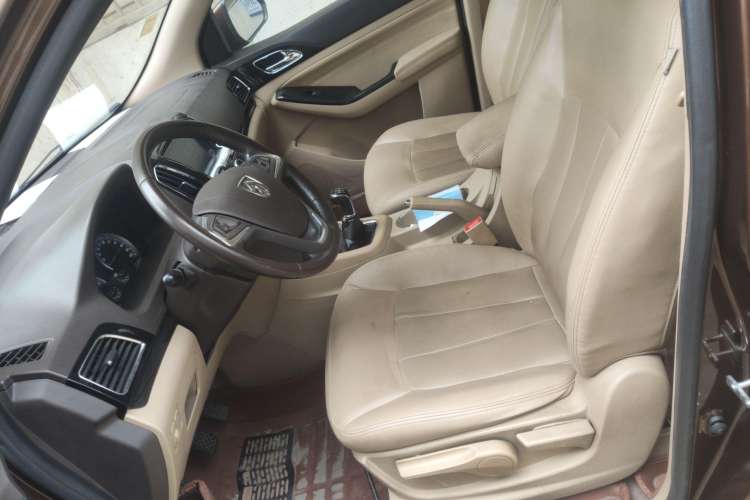 Used Baojun 730 2015 1.8L Manual Luxury Navigation ESP Version 7-seater
