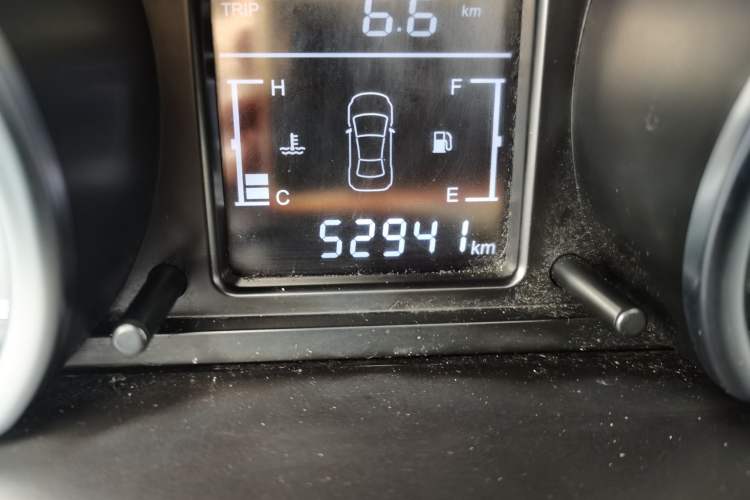 Used Zotye T600 2017 1.5T Manual Elite New Year Edition Odometer Close Up