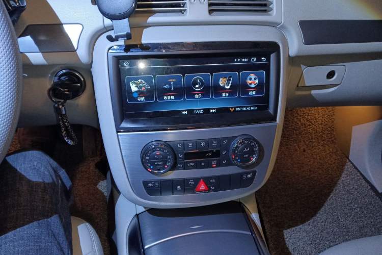 Used Mercedes-Benz R-Class 2011 R 300 L Business Model
