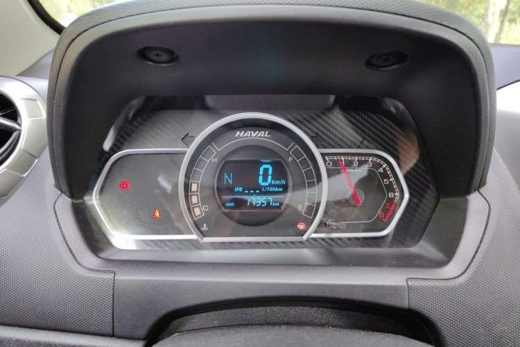 Used Haval H1 2017 Red-Label 1.5L AMT Comfort Model
