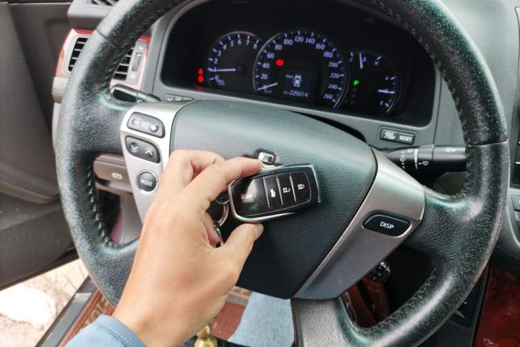 Used Toyota Crown 2012 2.5L Royal Leather Edition