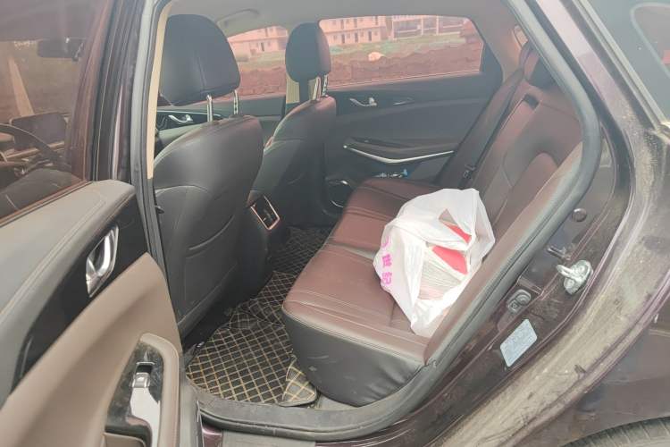 Used CHANGAN Raeton CC 2018 1.5T Automatic Elegant Version China V Standard Left Rear Seat