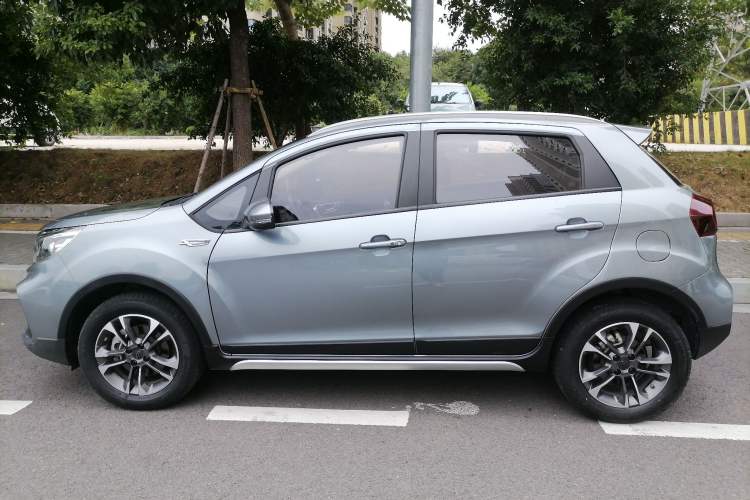 Used Geely Auto Vision X3 2019 Upgraded Model 1.5L CVT Elite Version
