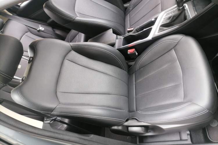 Used Geely Auto Vision X3 2019 Upgraded Model 1.5L CVT Elite Version
