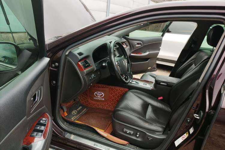 Used Toyota Crown 2012 2.5L Royal Leather Edition