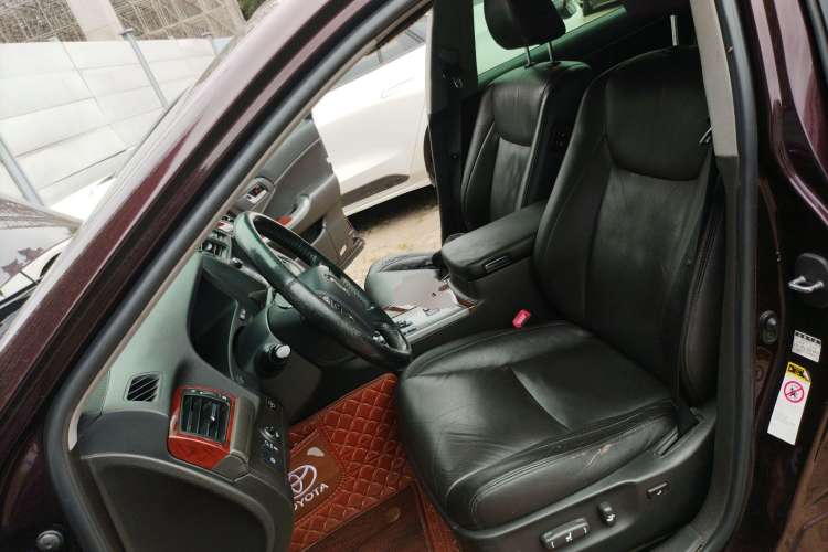 Used Toyota Crown 2012 2.5L Royal Leather Edition