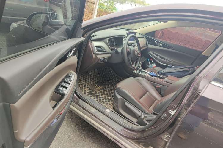 Used CHANGAN Raeton CC 2018 1.5T Automatic Elegant Version China V Standard Driver Seat