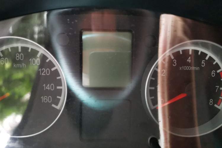 Used Jinbei Hiace X30 2013 1.3L Standard Version Odometer Close Up