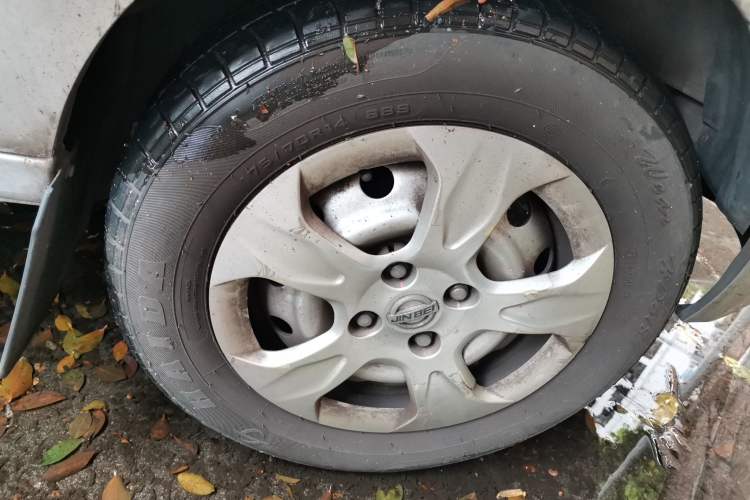 Used Jinbei Hiace X30 2013 1.3L Standard Version Right Front Wheel Hub