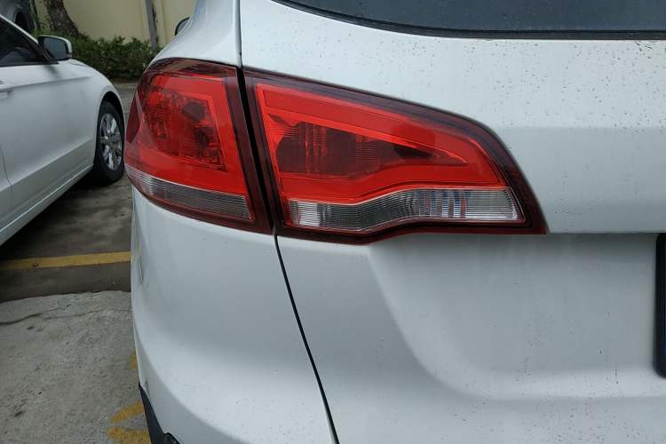 Used Zotye Domy X5 2017 Platinum Edition 1.5T Manual Luxury Model
