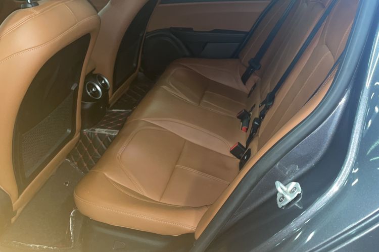 Used Alfa Romeo Giulia 2017 2.0T 200HP Luxury Edition
