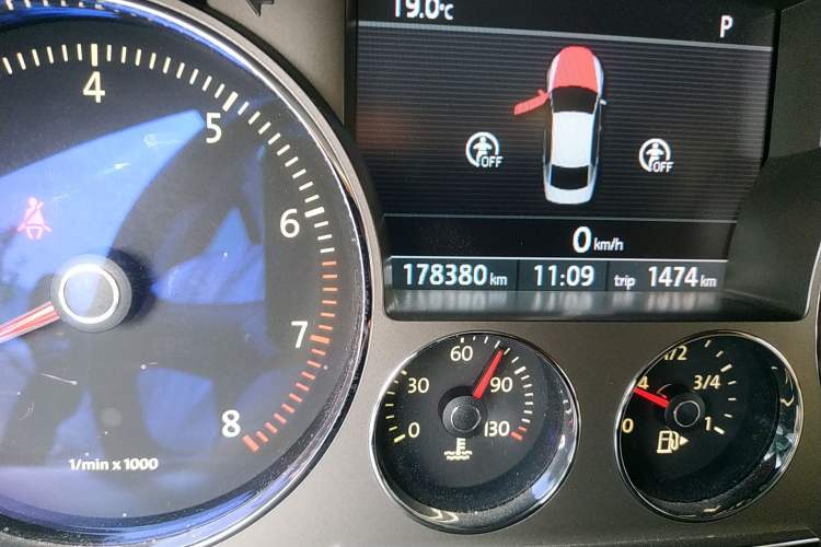 Used Volkswagen Phaeton 2011 3.6L V6 4-Seater Extended-Length Individual Edition
