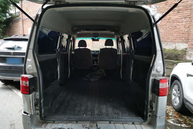 Used Jinbei Hiace X30 2013 1.3L Standard Version Trunk