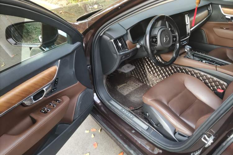 Used Volvo S90 2019 T5 Zhiyi Edition
