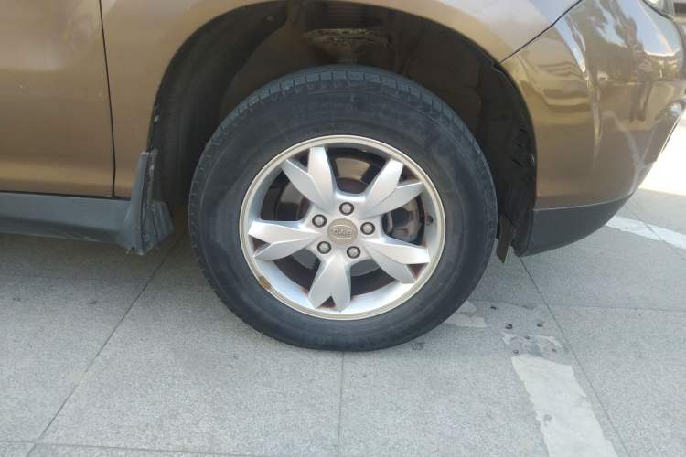 Used BYD S6 2013 Jingyue Edition 2.0L Manual Luxury Model 5 Seats