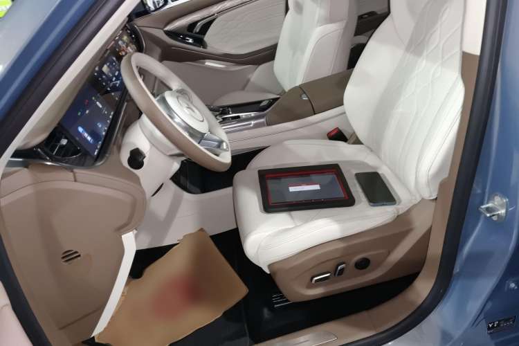 Used VOYAH FREE 2021 Four-Wheel Drive Standard Range-Extended Exclusive Luxury Package
