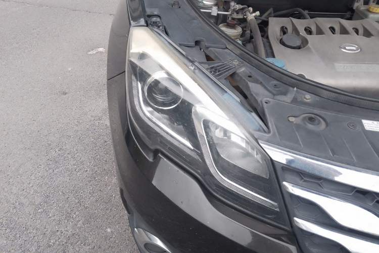 Used GAC Trumpchi GS5 Super 2015 2.0L Automatic Two-Wheel Drive Elite Edition Right Front Headlight