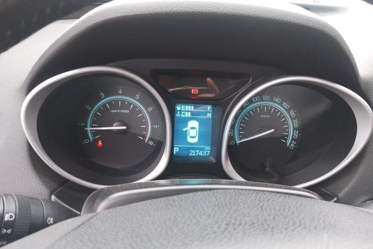 Used GAC Trumpchi GS5 Super 2015 2.0L Automatic Two-Wheel Drive Elite Edition Instrument Cluster